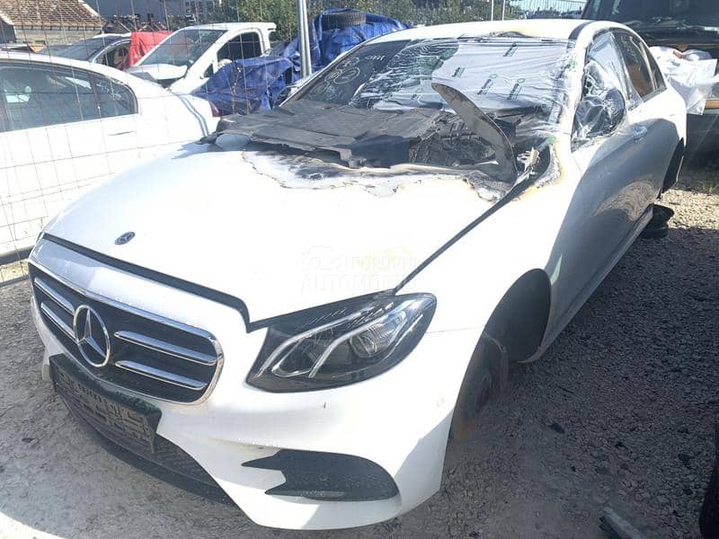 Mercedes Benz E Klasa 2019 -  kompletan auto u delovima