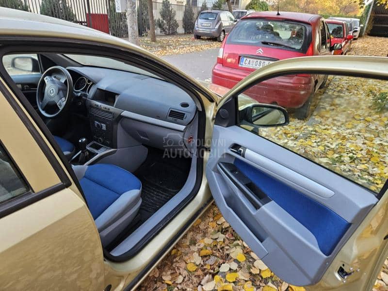 Opel Astra H 
