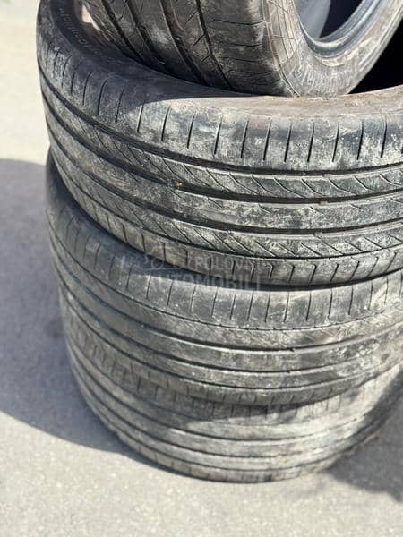 Continental 255/40 R20 Letnja