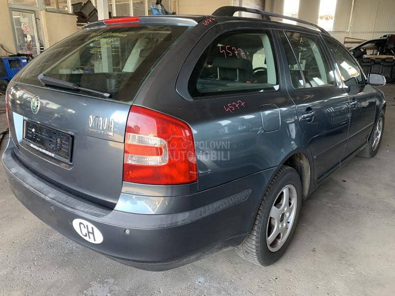 Škoda Octavia 2005 -  kompletan auto u delovima