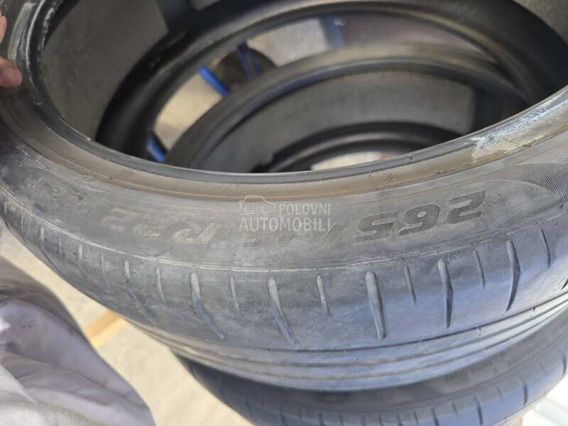 Pirelli 265/35 R22 Letnja