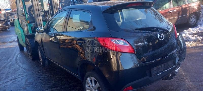 Mazda 2 2010 -  kompletan auto u delovima