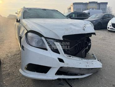 Mercedes Benz E Klasa 2011 -  kompletan auto u delovima