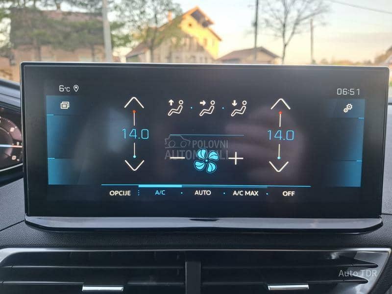 Peugeot 3008 1.5 HDI NOV NOV