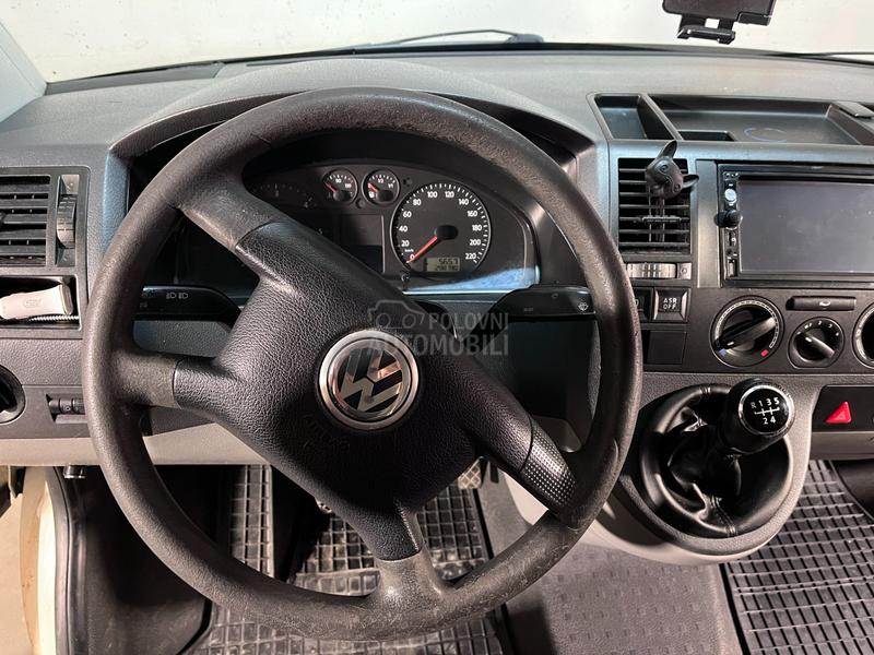 Volkswagen Transporter T5 1.9 TDI