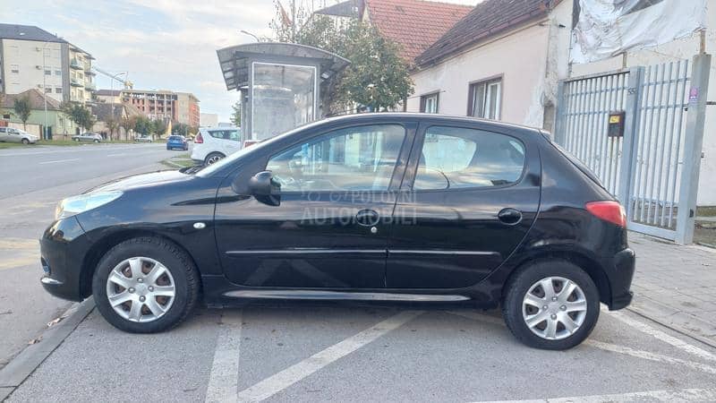 Peugeot 206 plus 1.1
