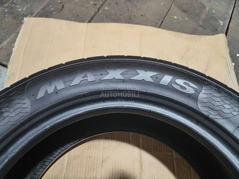 Maxxis 215/55 R16 Letnja
