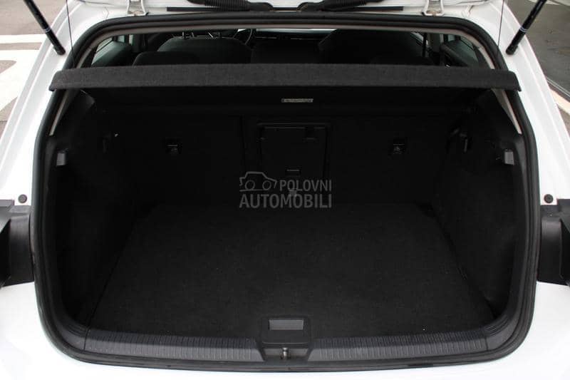 Volkswagen Golf 8 1.0 TSI Life