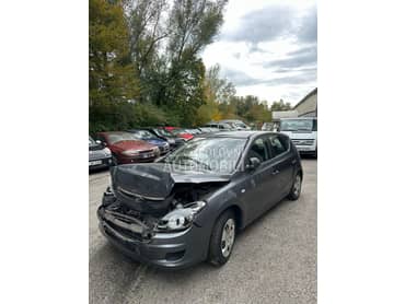 Hyundai i30 2009 -  kompletan auto u delovima