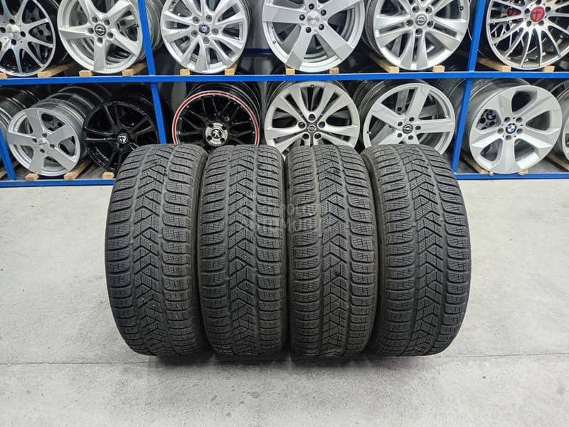 Pirelli 215/55 R17 Zimska