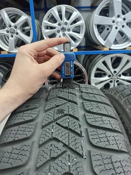 Pirelli 215/55 R17 Zimska
