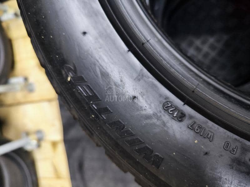 Pirelli 205/60 R16 Zimska