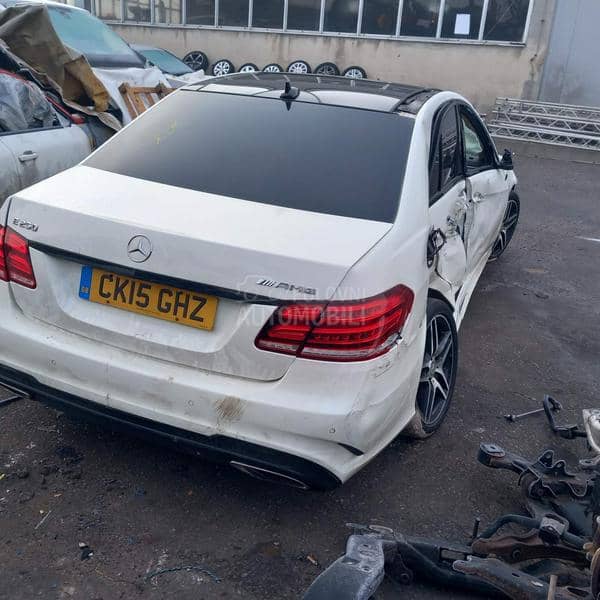 Mercedes Benz E Klasa 2015 -  kompletan auto u delovima