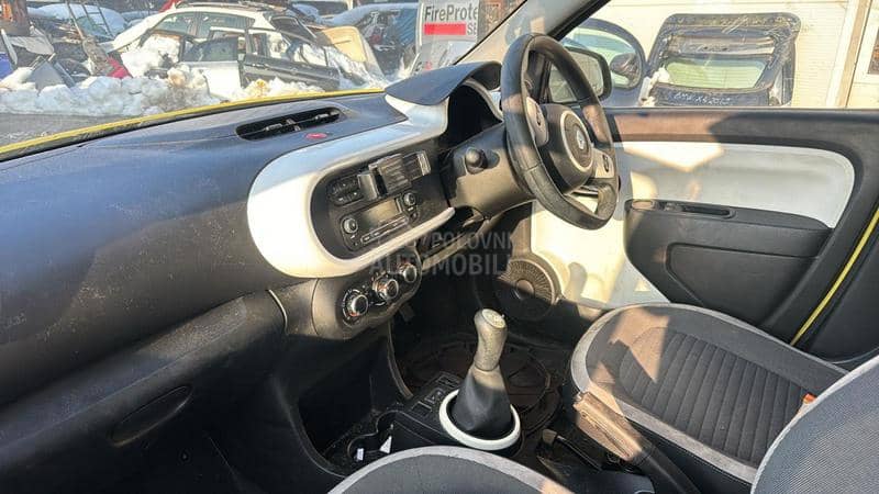 Renault Twingo 2015 -  kompletan auto u delovima