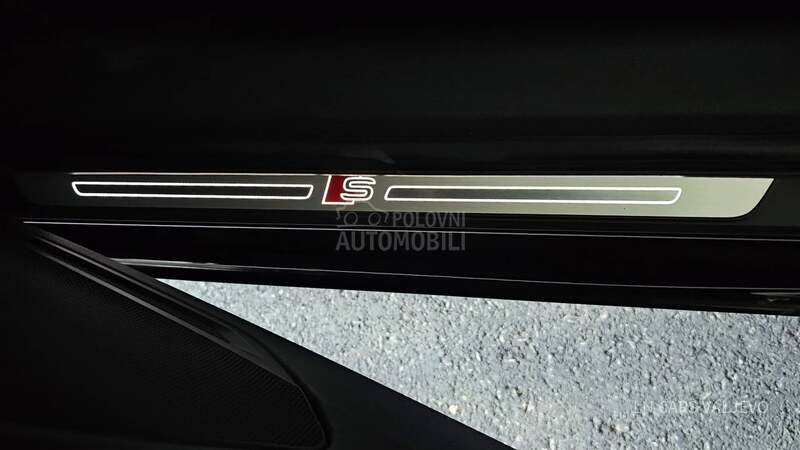 Audi A4 S-LINE/QUATTRO