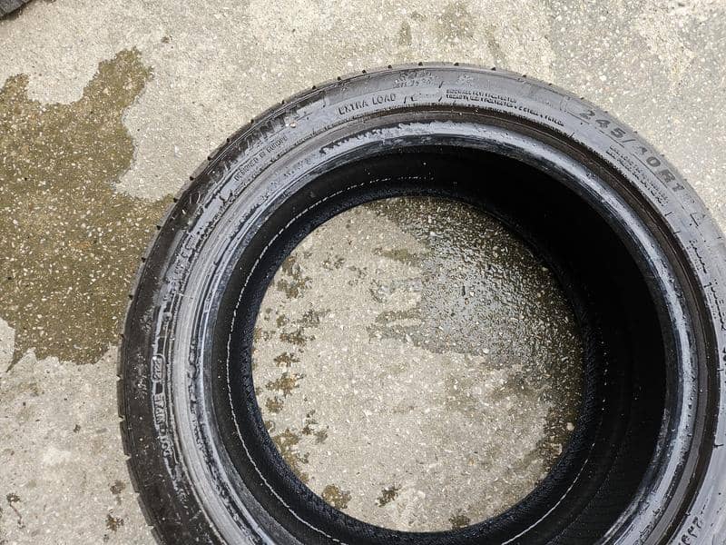 Davanti 245/40 R18 Zimska