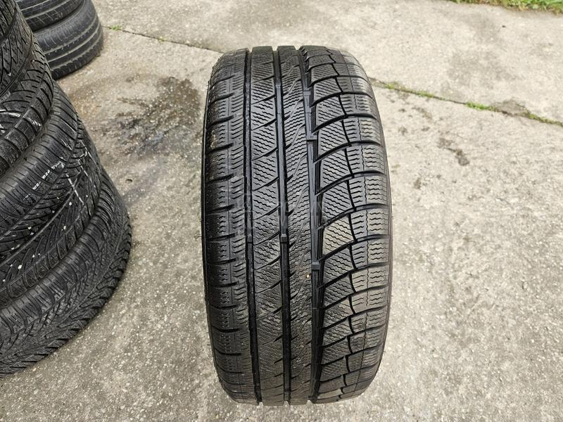 Davanti 245/40 R18 Zimska