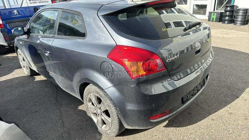 Kia cee`d 2010 -  kompletan auto u delovima