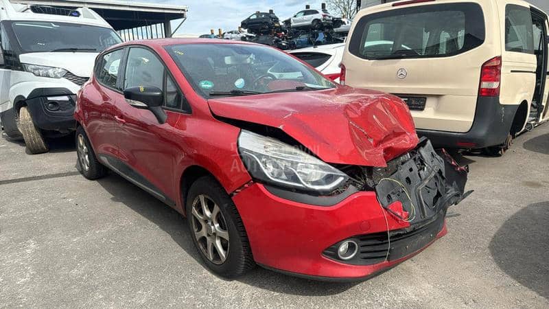 Renault Clio 2012 -  kompletan auto u delovima