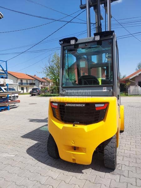 Jungheinrich 3 tone diesel