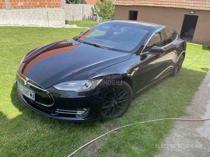 Tesla Model S 90D