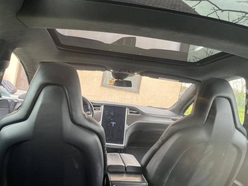 Tesla Model S 90D