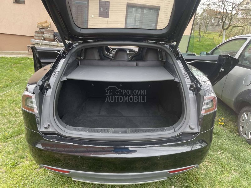 Tesla Model S 90D