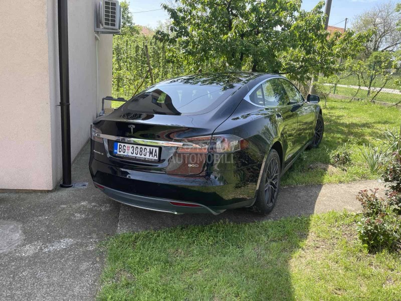 Tesla Model S 90D