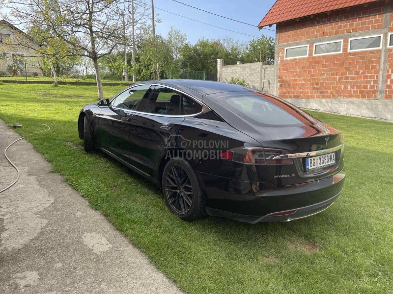 Tesla Model S 90D