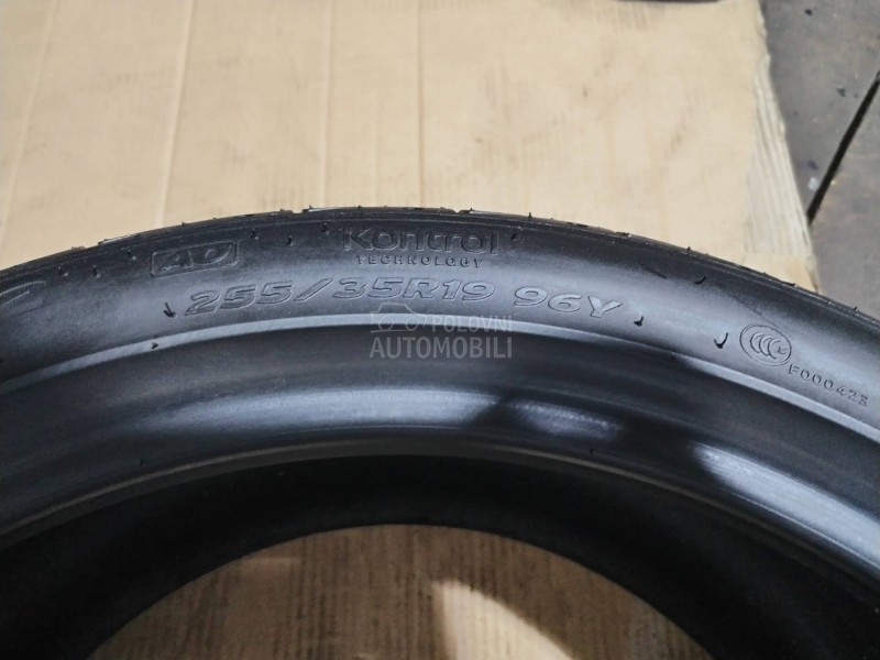 Hankook 255/35 R19 Letnja