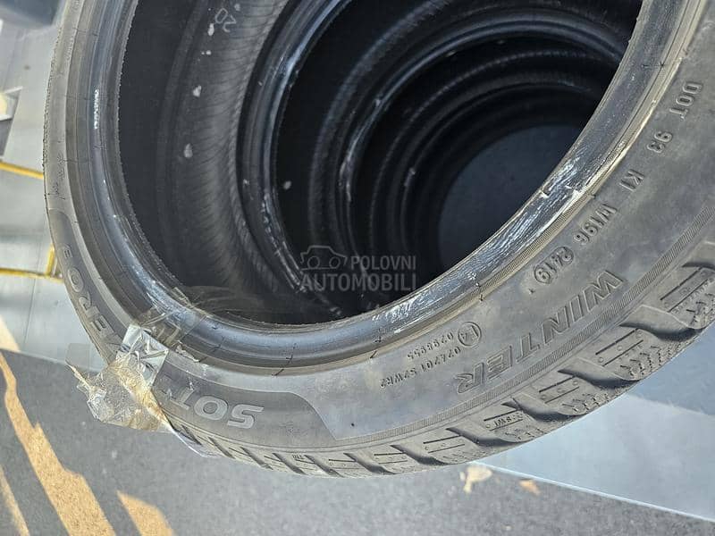 Pirelli 225/45 R18 Zimska