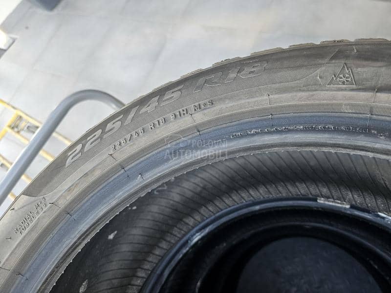 Pirelli 225/45 R18 Zimska