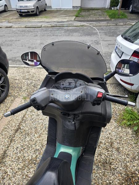 Piaggio X8 200