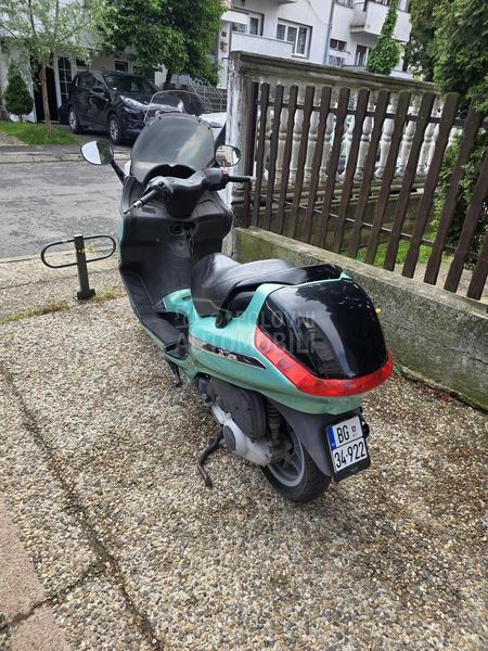 Piaggio X8 200
