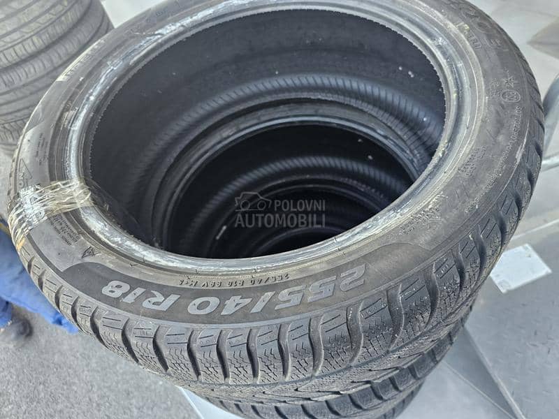 Pirelli 255/40 R18 Zimska