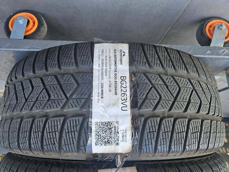 Pirelli 235/60 R18 Zimska
