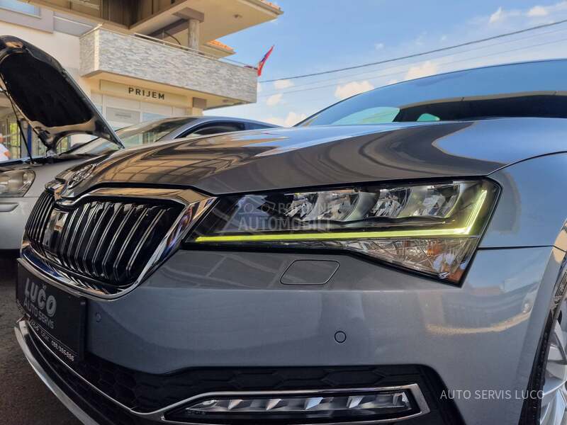 Škoda Superb 2.0 TDI DSG R kamera