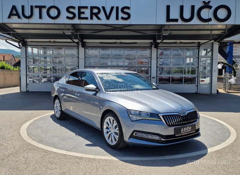 Škoda Superb 2.0 TDI DSG R kamera