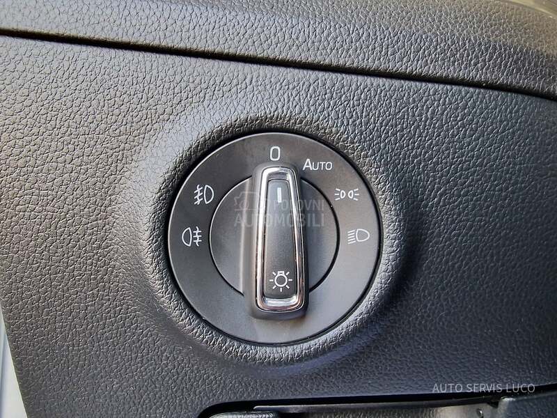 Škoda Superb 2.0 TDI DSG R kamera