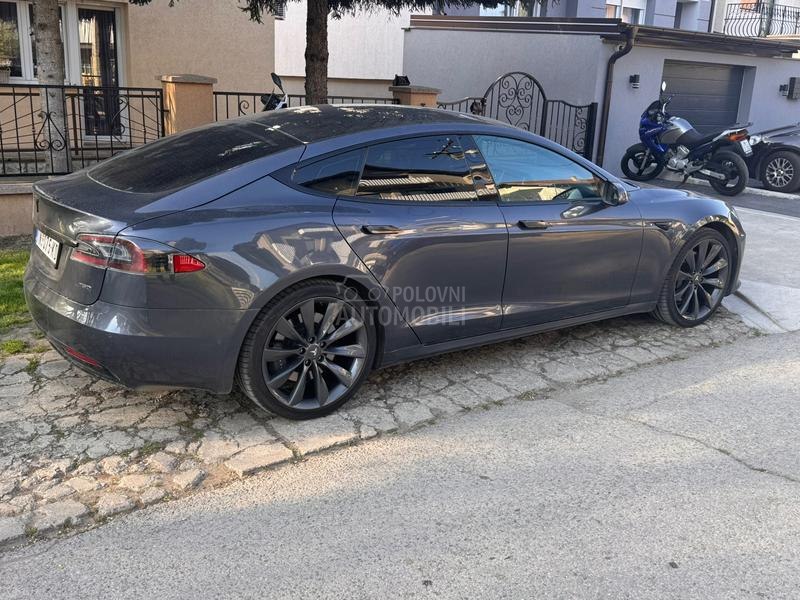 Tesla Model S 75D AWD