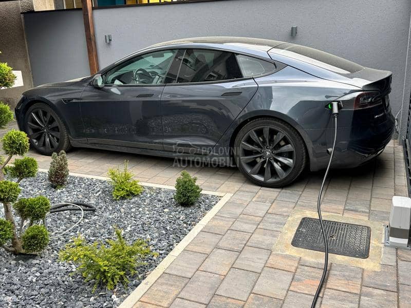 Tesla Model S 75D AWD