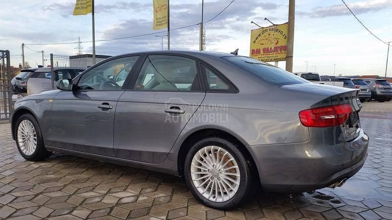 Audi A4 2.0TDI RESTY/LED/AUT