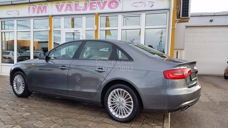 Audi A4 2.0TDI RESTY/LED/AUT