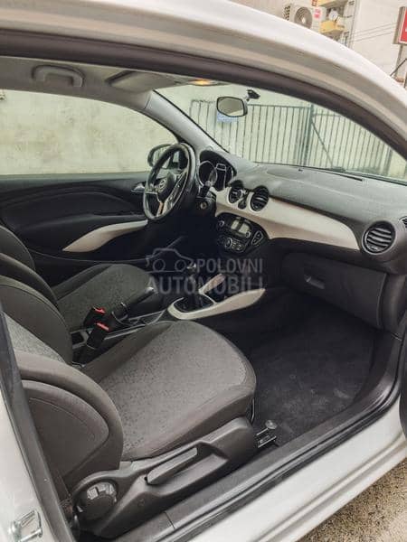 Opel Adam 