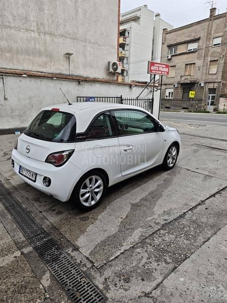 Opel Adam 