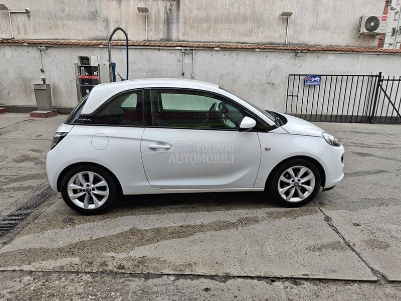 Opel Adam 