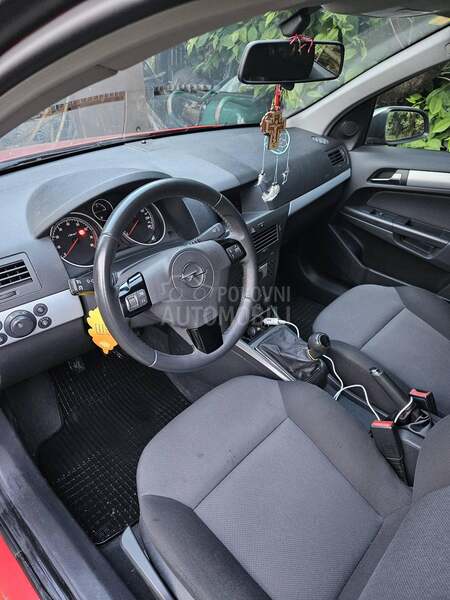 Opel Astra H 
