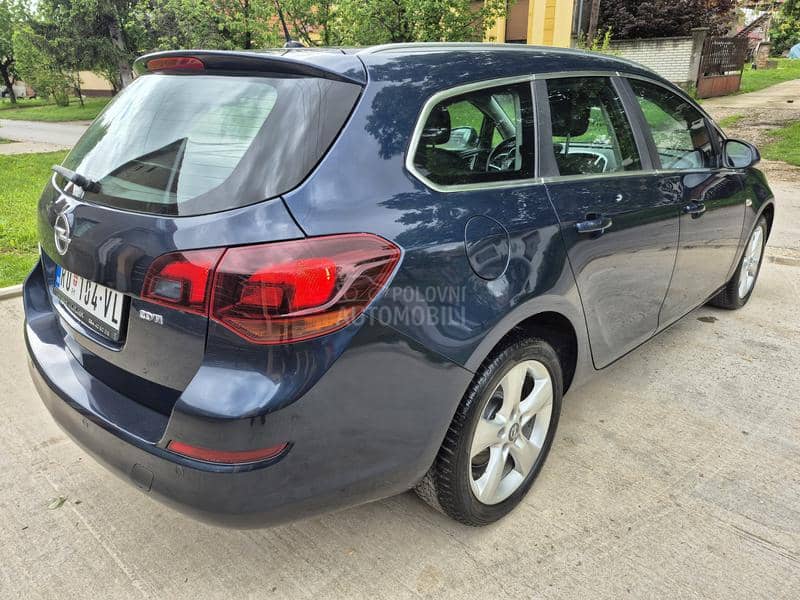 Opel Astra J 2.0 CDTI A.U.T.O.M.