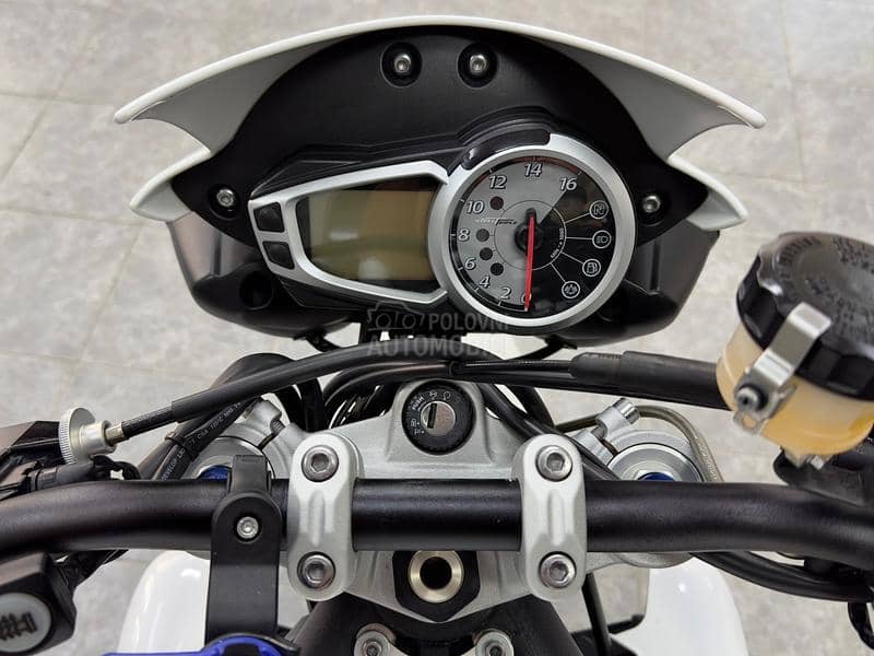Triumph Street triple 675 R