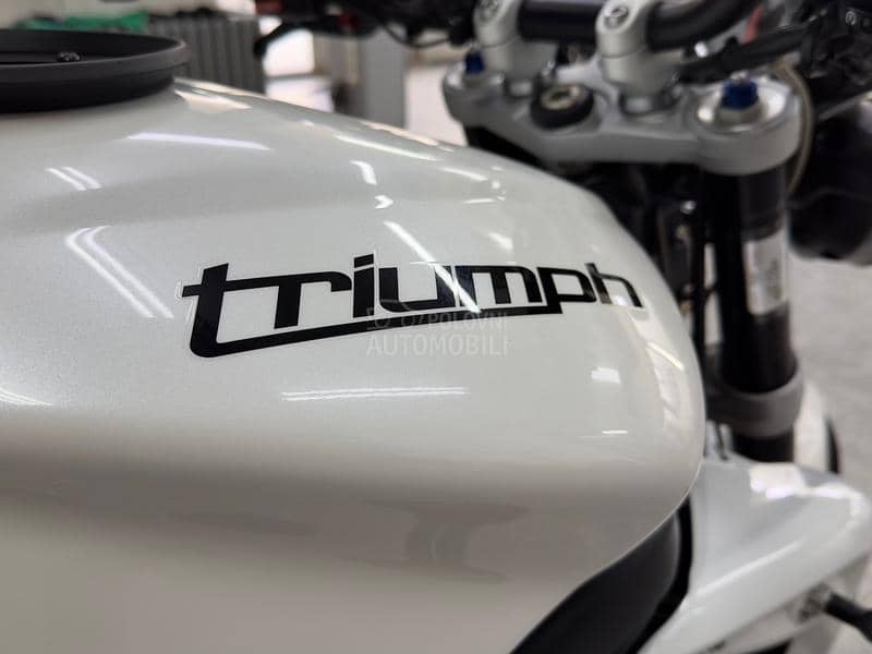 Triumph Street triple 675 R